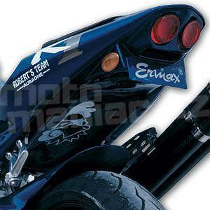 Ermax výplň mezi podsedadlové plasty černá lesklá - Yamaha YZF R1 2000/2001