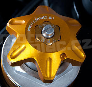 RDmoto FPA17 - Aprilia Tuono 1000R Fact. Öhlins 06-08, zlatý eloxovaný hliník