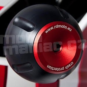RDmoto PHV1 rámové protektory - Hyosung GT 650Naked/GT 650S, červený eloxovaný hliník