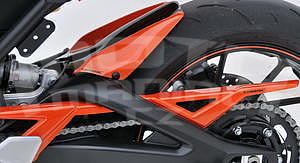 Ermax zadní blatník s krytem řetězu - Yamaha MT-09 2013-2016, amber (blazing orange)